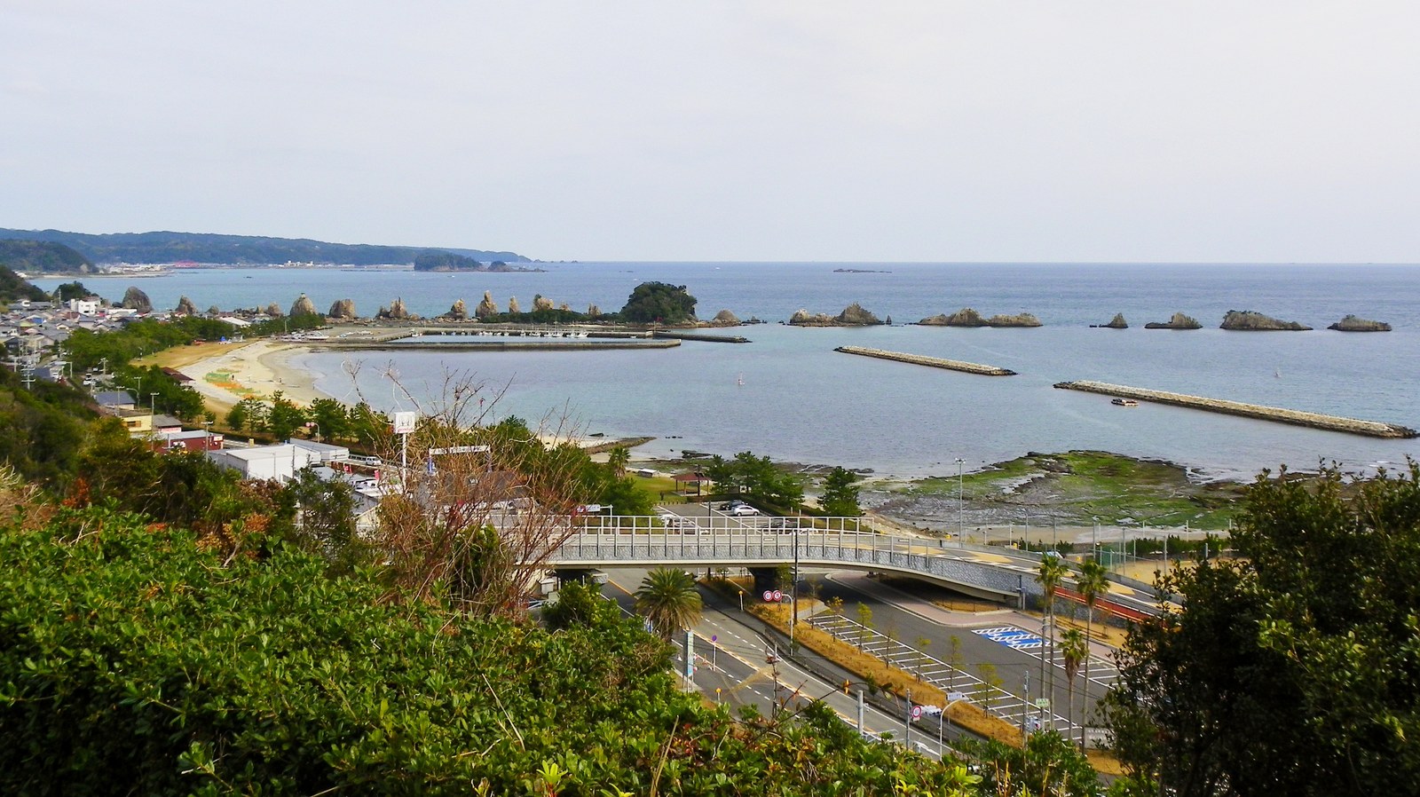 和歌山県串本町の橋杭岩