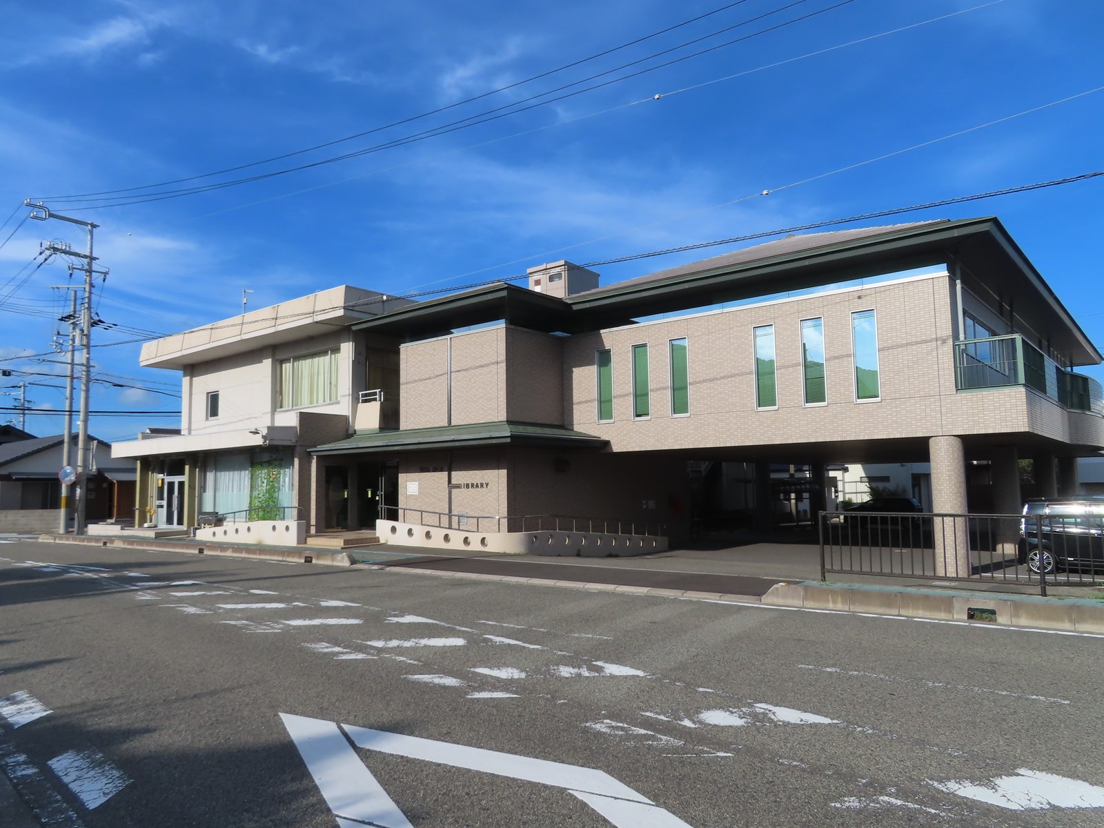 和歌山県美浜町の煙樹ヶ浜の松林と海岸