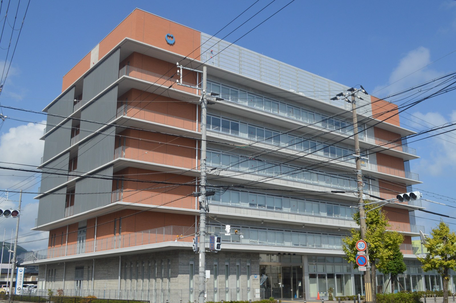 和歌山県新宮市役所の庁舎外観
