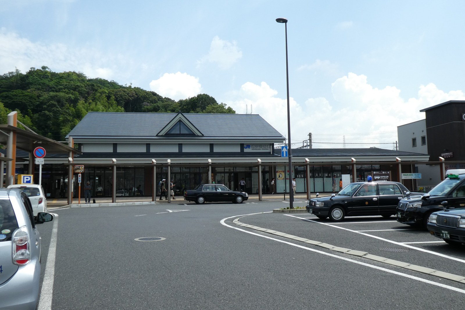 JR紀伊田辺駅前の様子
