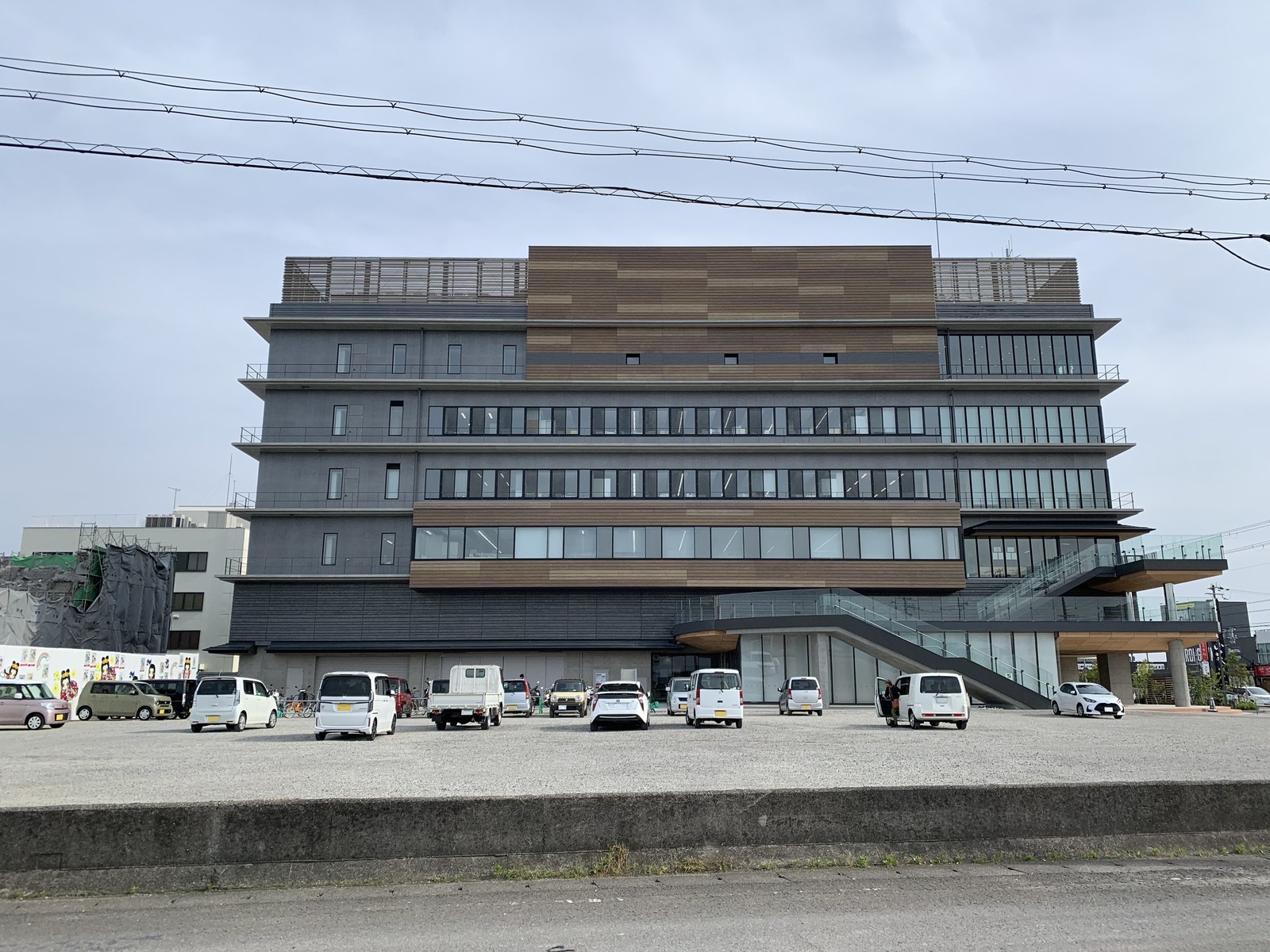 御坊市役所の外観