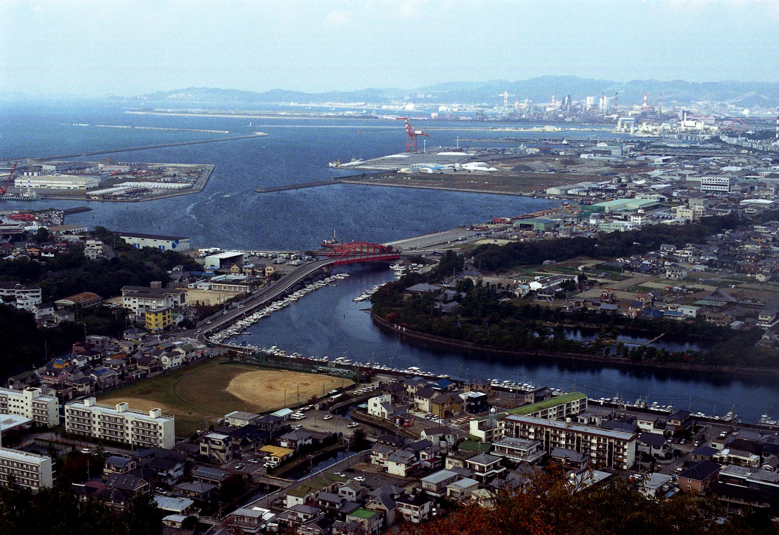 和歌山市の海岸、和歌浦の風景